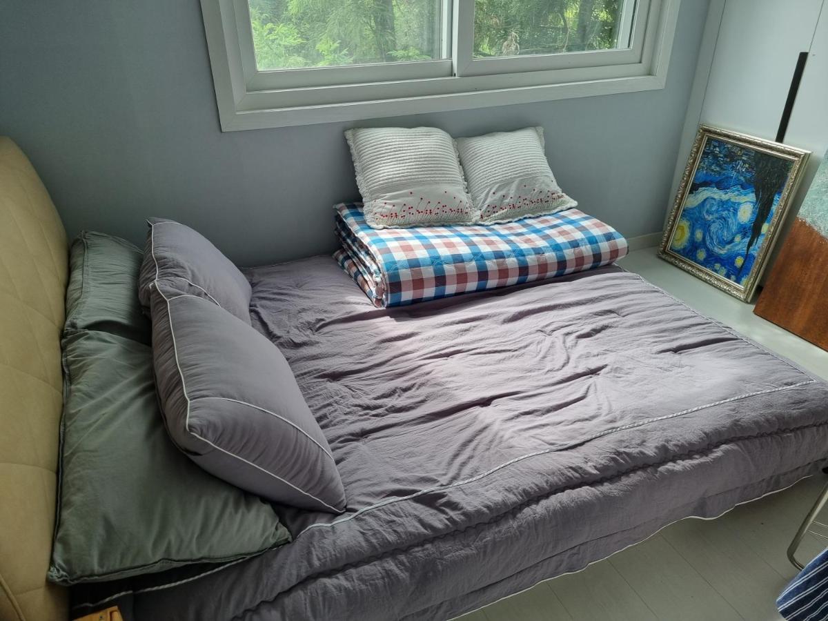 Gashi Sarang Bed and Breakfast Seogwipo Esterno foto
