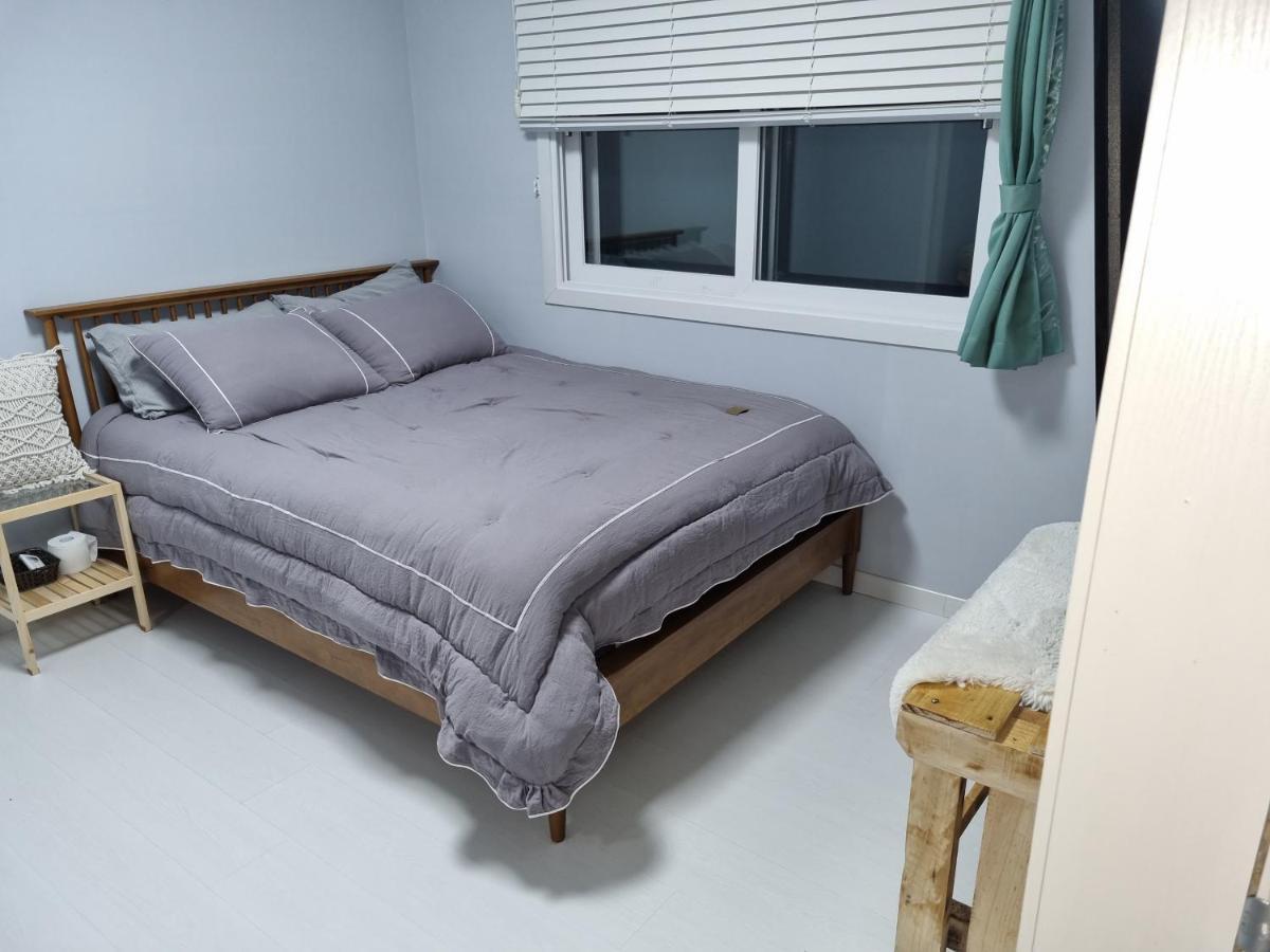 Gashi Sarang Bed and Breakfast Seogwipo Esterno foto