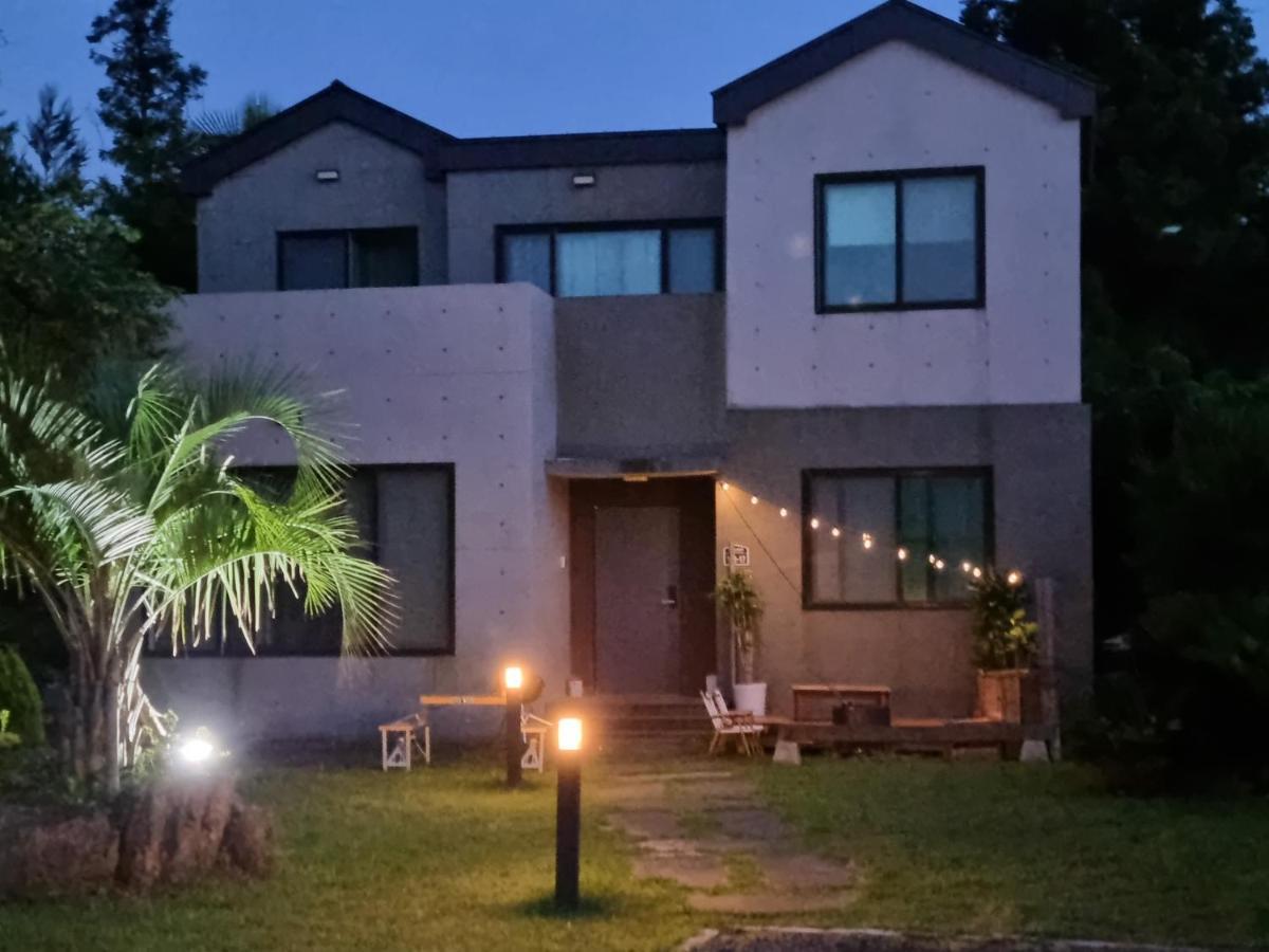 Gashi Sarang Bed and Breakfast Seogwipo Esterno foto
